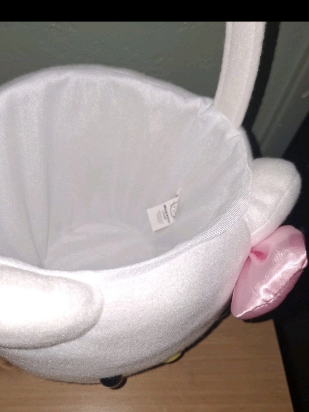 Hello Kitty Sanrio Plush Basket - Picture 7 of 7